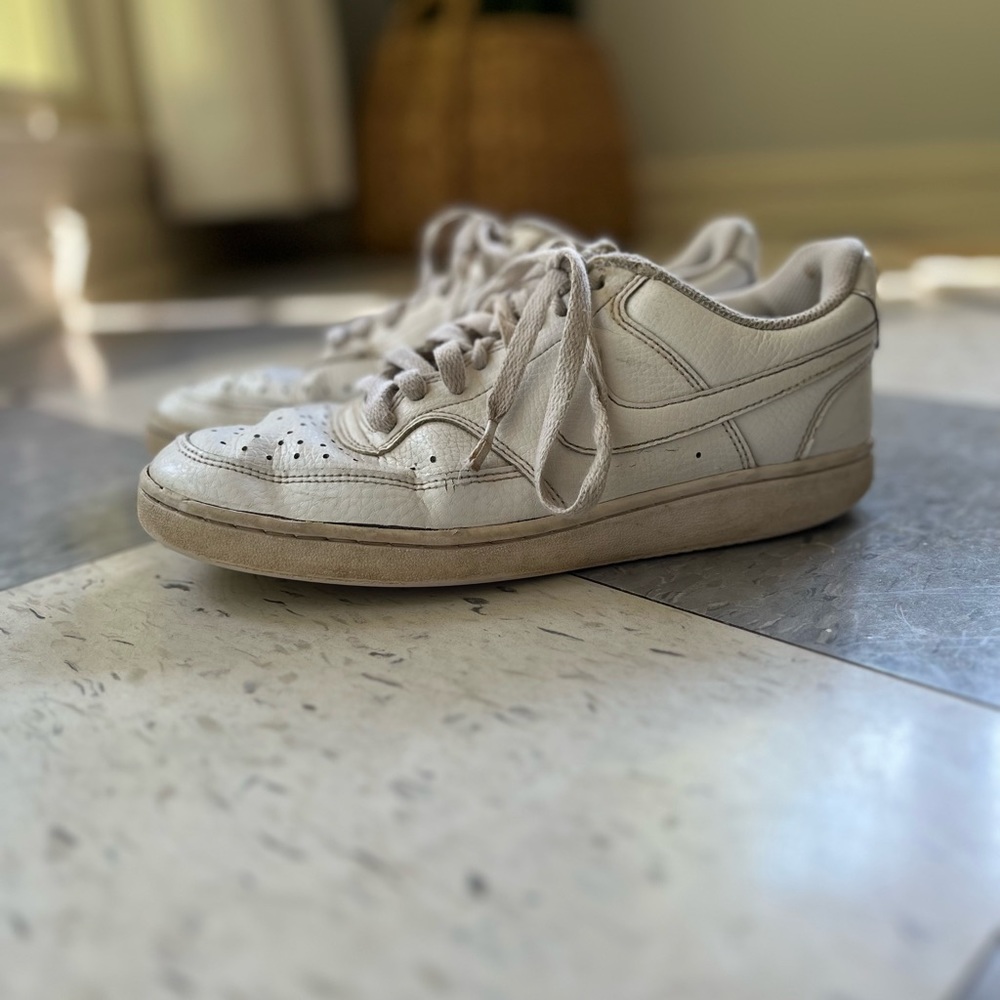 Nike Court Vison Low, Size 8